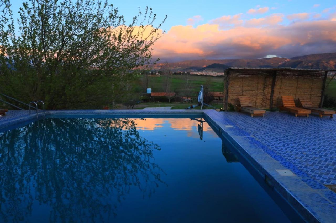 Ferme D’hôte La Vallée Azrou Extérieur photo