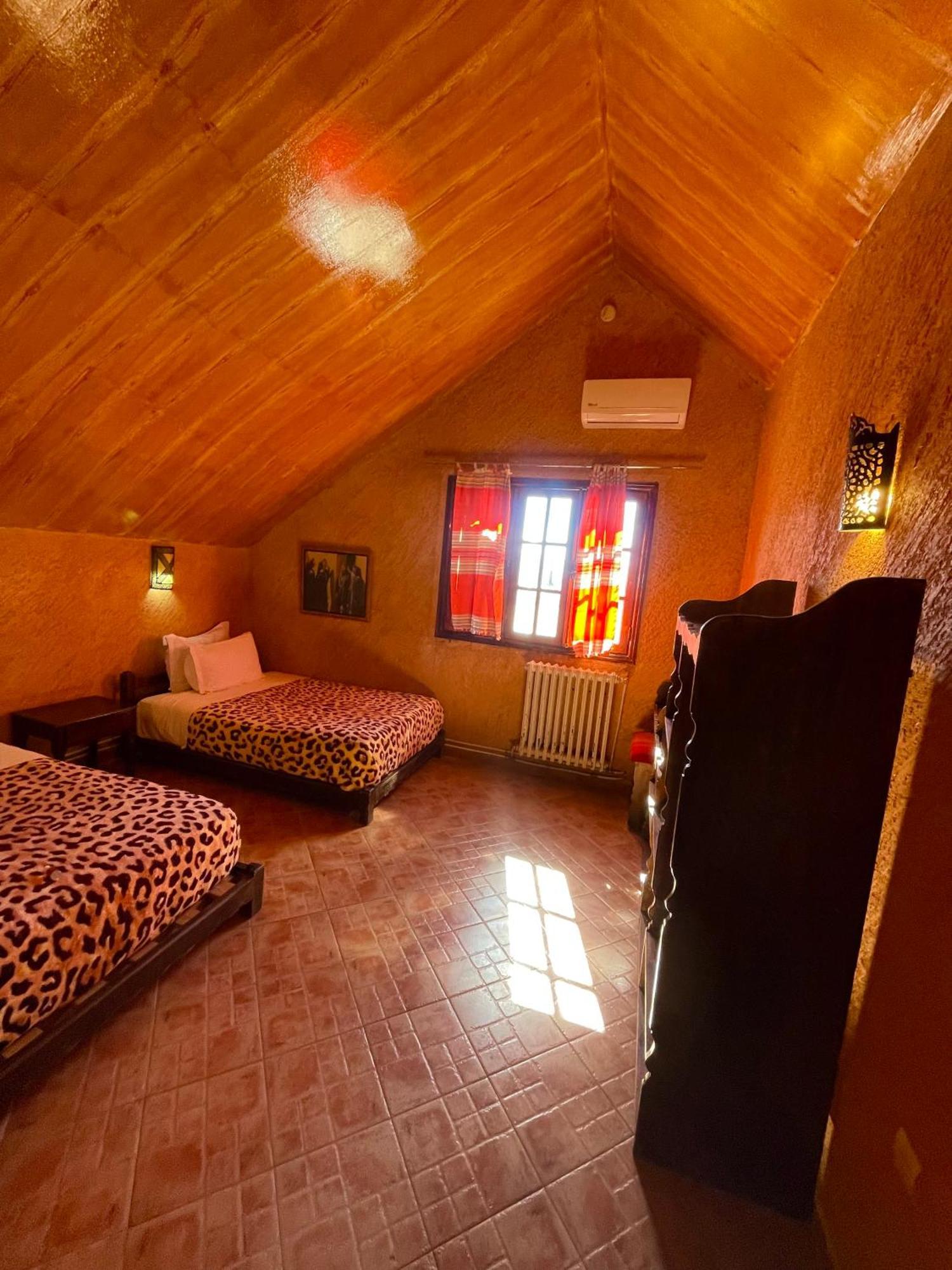 Ferme D’hôte La Vallée Azrou Extérieur photo