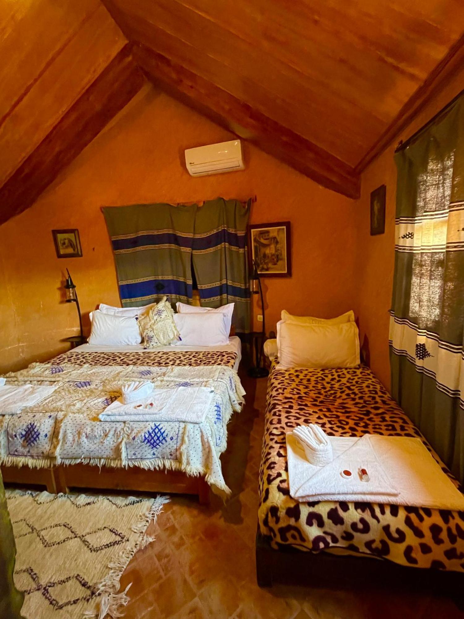 Ferme D’hôte La Vallée Azrou Extérieur photo